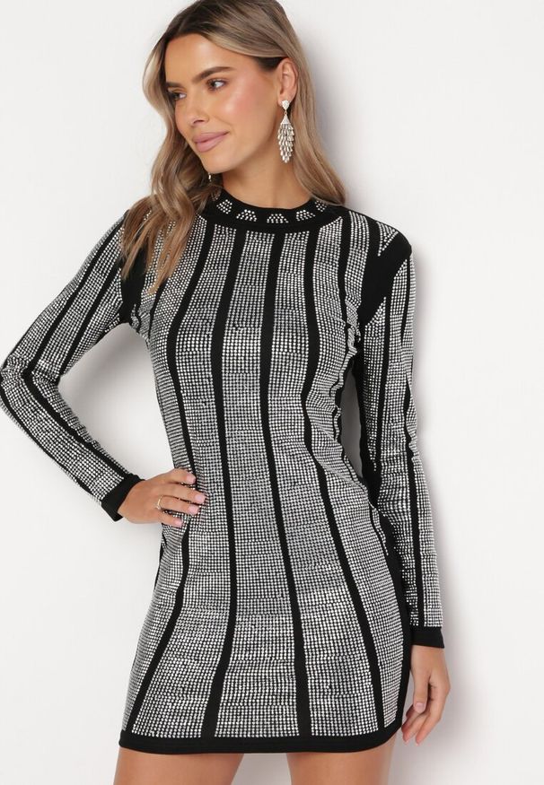Born2be - Czarno-Srebrna Dopasowana Sukienka Mini w Cyrkonie Upina. Kolor: czarny. Długość: mini