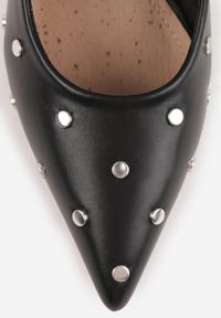 Renee - Czarne Czółenka Vices na Szpilce z Wkładką ze Skóry Naturalnej Ozdobione Nitami Rileinea. Okazja: na co dzień. Zapięcie: sprzączka. Kolor: czarny. Materiał: skóra. Wzór: aplikacja. Obcas: na szpilce. Styl: casual, elegancki, klasyczny #9