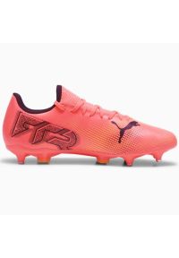 Buty piłkarskie Puma Future 7 Play MxSG 107722-03 różowe. Kolor: różowy. Materiał: syntetyk, materiał, dzianina. Szerokość cholewki: normalna. Sport: piłka nożna