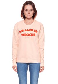 Wrangler - BLUZA WRANGLER DAMSKA WROCKS SWEAT PEACH PARFAIT W601OHYUD 112130375. Wzór: aplikacja