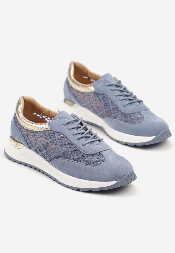 Born2be - Niebieskie Ażurowe Sneakersy Ozdobione Metalicznymi Wstawkami Sdivane. Okazja: na co dzień. Kolor: niebieski. Materiał: jeans. Wzór: aplikacja, ażurowy. Obcas: na płaskiej podeszwie