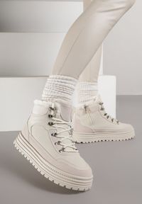 Renee - Beżowe Sneakersy w Stylu Traperów na Platformie Ewedora. Okazja: na co dzień. Kolor: beżowy. Materiał: jeans. Obcas: na platformie #1