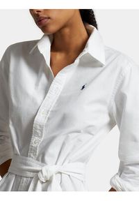 Polo Ralph Lauren Sukienka koszulowa N Cory Dr 211928804001 Biały Straight Fit. Typ kołnierza: polo. Kolor: biały. Materiał: bawełna. Typ sukienki: koszulowe