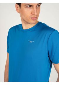 North Sails X Prada T-shirt "Mistral" | 45 2303 000 | T-shirt Mistral | Mężczyzna | Niebieski. Okazja: na co dzień. Kolor: niebieski. Materiał: poliester. Wzór: nadruk, aplikacja. Styl: casual #6