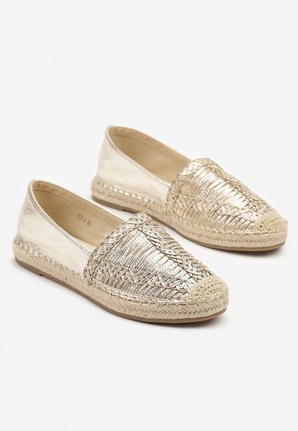 Born2be - Złote Espadryle Ozdobione Plecioną Cholewką i Sznurkiem Andisla. Okazja: na co dzień. Kolor: złoty. Materiał: jeans. Szerokość cholewki: normalna. Wzór: aplikacja. Sezon: lato. Styl: klasyczny, casual