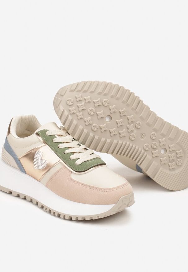 Born2be - Beżowo-Różowe Sneakersy na Piankowej Platformie z Serduszkiem Timava. Nosek buta: okrągły. Zapięcie: sznurówki. Kolor: beżowy. Obcas: na platformie. Wysokość obcasa: niski