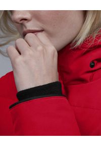 CANADA GOOSE - Czerwona kurtka Chelsea. Kolor: czerwony. Materiał: bawełna, poliester, materiał, futro, puch. Wzór: aplikacja. Styl: klasyczny #6