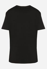 Born2be - Czarny Bawełniany T-shirt Ozdobiony Nadrukiem Nelltaria. Okazja: na co dzień. Kolor: czarny. Materiał: bawełna. Wzór: aplikacja, nadruk. Sezon: lato, wiosna. Styl: elegancki, casual #3