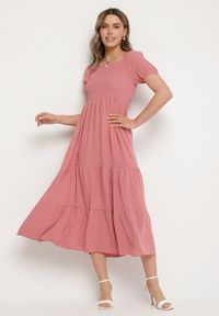 Born2be - Ciemnoróżowa Rozkloszowana Sukienka z Dekoltem Typu Hiszpanka z Marszczeniem Lumorice. Okazja: na co dzień. Typ kołnierza: dekolt hiszpanka. Kolor: różowy. Styl: casual, elegancki #7