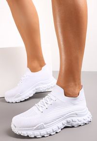 Renee - Białe Sneakersy na Grubej Podeszwie z Elastyczną Cholewką Taartha. Kolor: biały. Materiał: dresówka, jeans. Szerokość cholewki: normalna