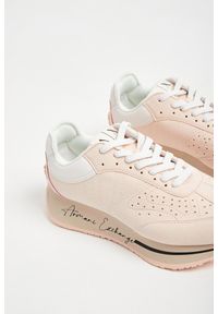 Armani Exchange - Sneakersy damskie ARMANI EXCHANGE. Wysokość cholewki: przed kostkę. Materiał: zamsz, syntetyk. Szerokość cholewki: normalna. Wzór: haft #5