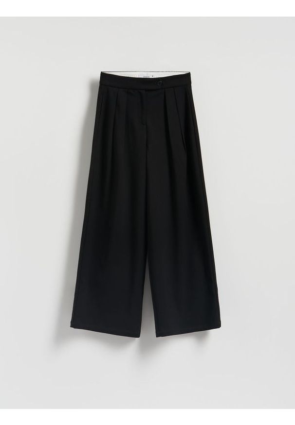 Reserved - Spodnie z szeroką nogawką - czarny. Kolor: czarny. Materiał: wiskoza, tkanina. Wzór: gładki