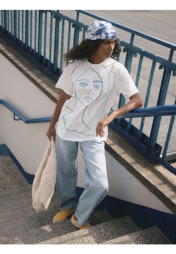 Reserved - Bawełniany T-shirt z haftem - biały. Kolor: biały. Materiał: bawełna. Wzór: haft