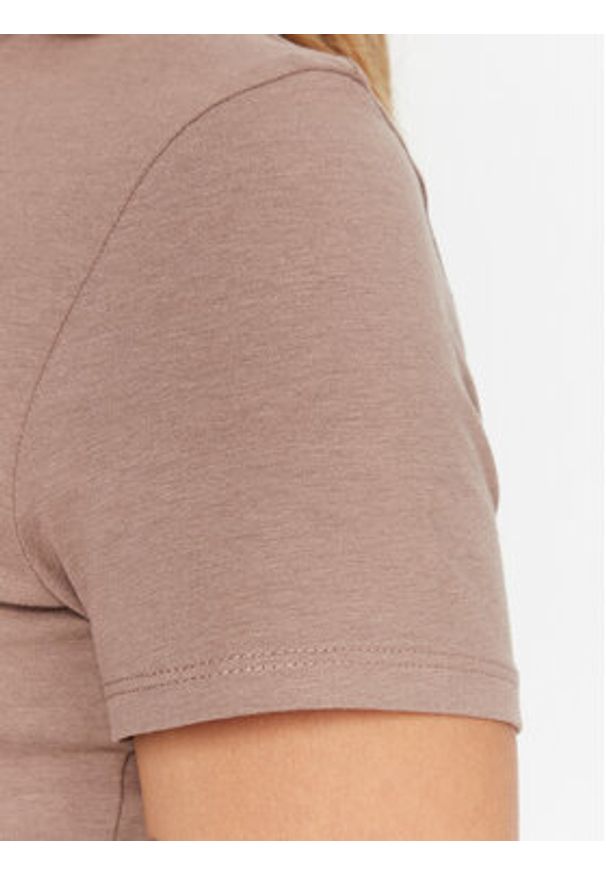 Guess T-Shirt O5RI01 KBBU1 Beżowy Regular Fit. Kolor: beżowy. Materiał: bawełna
