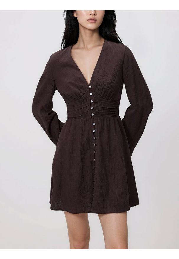 Reserved - Sukienka z wiskozą - ciemnobrązowy. Kolor: brązowy. Materiał: wiskoza
