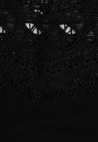 Born2be - Czarny Top z Bawełny Ozdobiony Koronką Liriona. Okazja: na co dzień. Kolor: czarny. Materiał: bawełna, koronka. Wzór: aplikacja, koronka. Styl: casual, elegancki #8