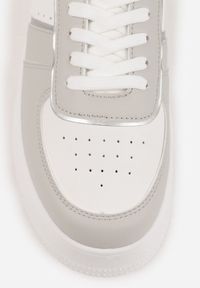 Renee - Biało-Szare Casualowe Sneakersy Vices na Niskiej Platformie Torila. Okazja: na co dzień. Zapięcie: sznurówki. Kolor: biały. Wzór: aplikacja. Obcas: na platformie. Sport: bieganie #6