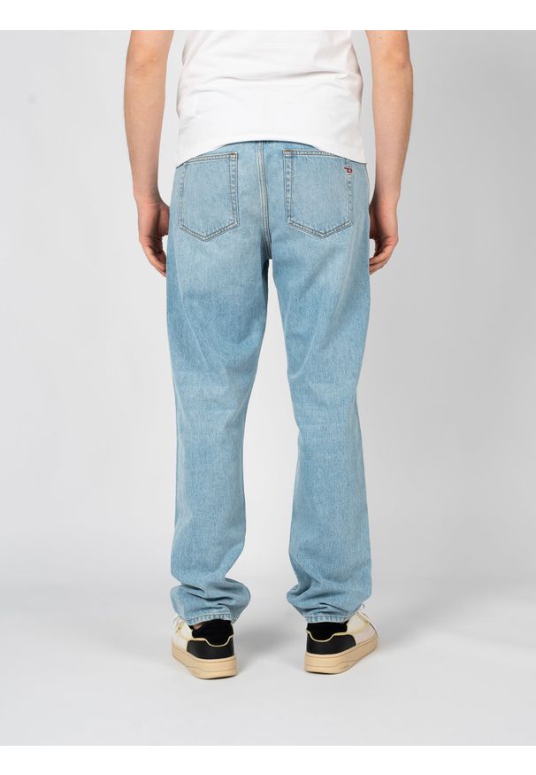Diesel Jeansy "D-Viker" | A05158-09D75 | Mężczyzna | Niebieski. Okazja: na co dzień. Kolor: niebieski. Styl: elegancki, casual