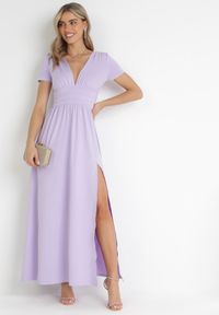 Born2be - Fioletowa Rozkloszowana Sukienka Maxi z Głębokim Dekoltem z Rozcięciem Wyla. Kolor: fioletowy. Długość rękawa: krótki rękaw. Sezon: wiosna, lato. Długość: maxi #4