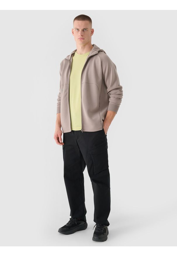 4f - 4F Bluza dresowa rozpinana z kapturem męska 4F x Robert Lewandowski - beżowa XL. Okazja: na co dzień. Typ kołnierza: kaptur. Kolor: beżowy. Materiał: dresówka. Długość rękawa: raglanowy rękaw. Wzór: aplikacja, gładki, ze splotem. Styl: sportowy, casual