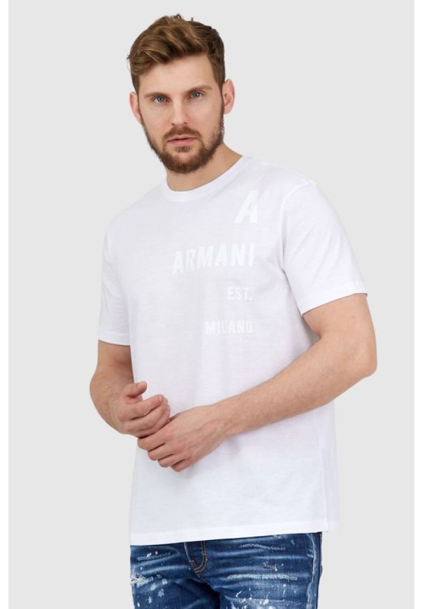 Armani Exchange - ARMANI EXCHANGE Biały t-shirt męski z białym logo. Kolor: biały. Materiał: prążkowany. Wzór: nadruk