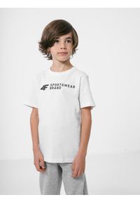 4f - T-shirt z nadrukiem chłopięcy. Kolor: biały. Materiał: dzianina, materiał, bawełna. Wzór: nadruk #1