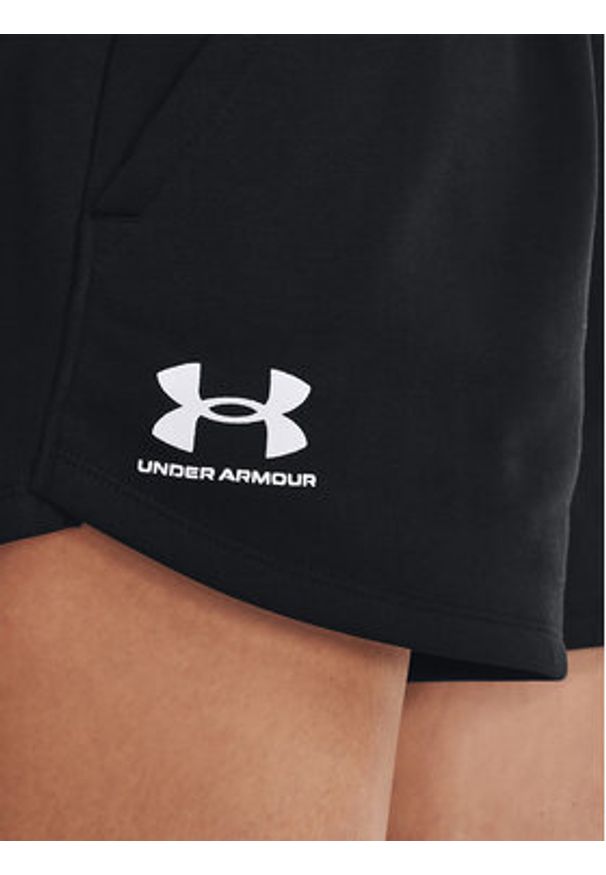 Under Armour Szorty sportowe Rival Fleece Short 1376257 Czarny Regular Fit. Kolor: czarny. Materiał: bawełna