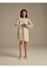 Reserved - Sukienka z haftowanym wzorem - złamana biel. Materiał: materiał. Wzór: haft #1