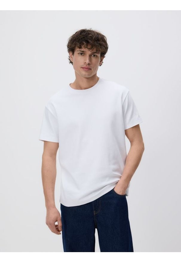 Reserved - Bawełniany t-shirt boxy - biały. Kolor: biały. Materiał: bawełna