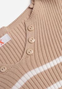 Renee - Beżowa Bluzka z Bawełną z Motywem Pasków i Guzikami Serisse. Okazja: na co dzień, na spotkanie biznesowe, do pracy. Kolor: beżowy. Materiał: bawełna. Wzór: paski. Styl: casual, biznesowy #4