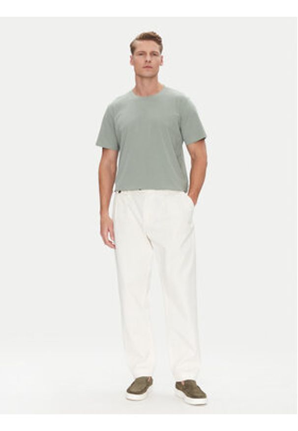 Selected Homme T-Shirt Aspen 16087842 Zielony Regular Fit. Kolor: zielony. Materiał: bawełna
