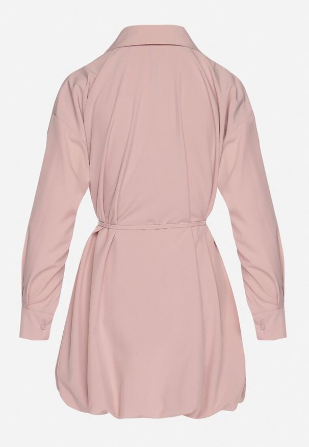 Born2be - Różowa Koszulowa Sukienka w Stylu Bombki z Paskiem Lavilorae. Typ kołnierza: kołnierzyk klasyczny. Kolor: różowy. Typ sukienki: bombki, koszulowe. Styl: elegancki, klasyczny