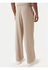 Emporio Armani Spodnie materiałowe EM000586 AF20590 U6213 Beżowy Regular Fit. Kolor: beżowy. Materiał: wiskoza #5