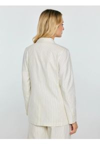 Big-Star - Marynarka damska lniana w prążek kremowa Kinnia 102. Kolor: kremowy. Materiał: len. Wzór: prążki #2