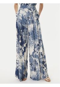 Guess Spodnie materiałowe W6GB02 W1578 Niebieski Regular Fit. Kolor: niebieski. Materiał: wiskoza #1
