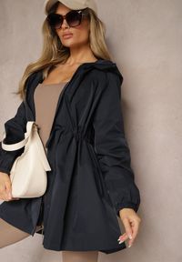 Renee - Granatowa Kurtka w Stylu Parki Wiązana w Pasie Nevithia. Okazja: na co dzień. Kolor: niebieski. Materiał: jeans, skóra. Styl: elegancki, casual #3