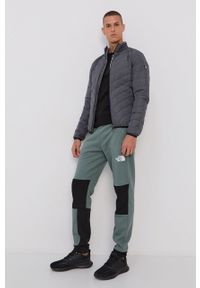 EA7 Emporio Armani Kurtka puchowa 8NPB06.PNE1Z męska kolor szary zimowa. Okazja: na co dzień. Kolor: szary. Materiał: puch. Sezon: zima. Styl: casual