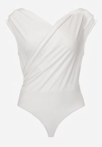 Born2be - Białe Body Bez Rękawów z Kopertowym Dekoltem Neaniethra. Okazja: na co dzień. Typ kołnierza: dekolt w serek. Kolor: biały. Materiał: jeans, materiał. Długość rękawa: bez rękawów. Styl: casual #4