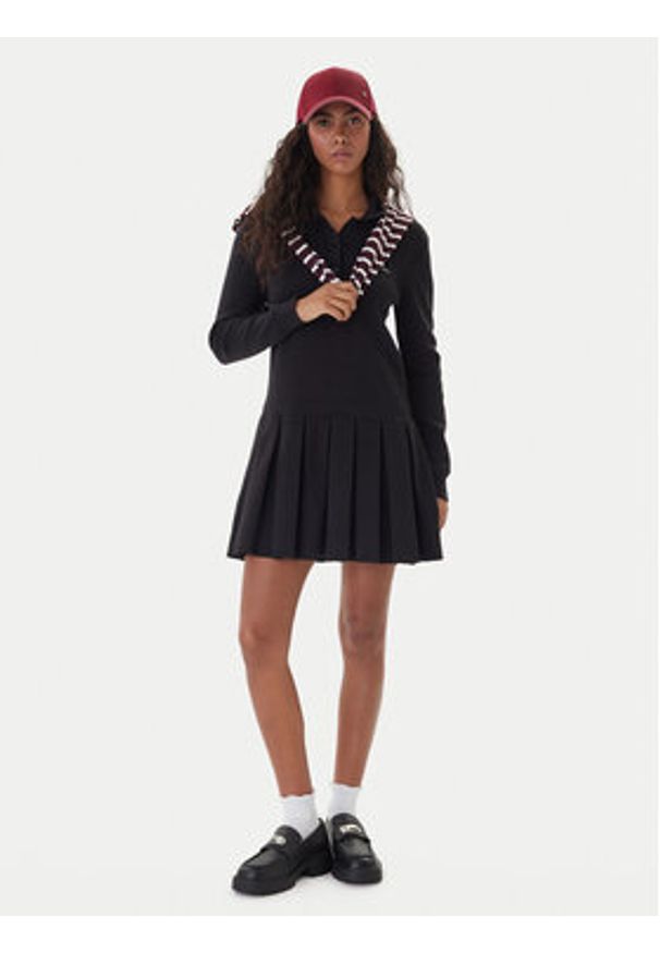 Tommy Jeans Sukienka dzianinowa Script DW0DW22464 Czarny Regular Fit. Kolor: czarny. Materiał: bawełna