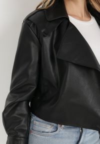 Born2be - Czarna Ramoneska Kallene. Kolor: czarny. Materiał: satyna. Długość rękawa: długi rękaw. Długość: długie #5