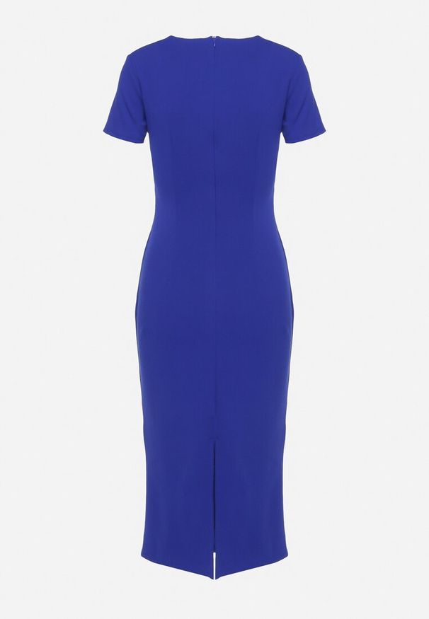 Born2be - Niebieska Taliowana Koktajlowa Sukienka z Wiskozą i Rozcięciem z Tyłu Castorea. Okazja: na co dzień. Kolor: niebieski. Materiał: wiskoza. Długość rękawa: krótki rękaw. Styl: wizytowy