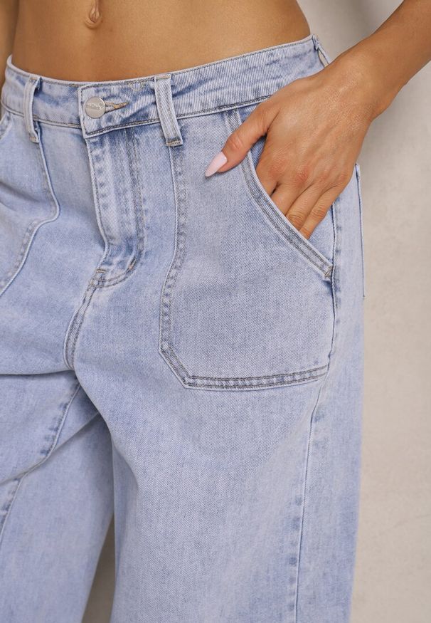 Renee - Niebieskie Szerokie Jeansy High Waist z Naszytymi Kieszeniami Zalittie. Okazja: na co dzień, na randkę. Stan: podwyższony. Kolor: niebieski. Wzór: aplikacja. Styl: klasyczny, elegancki, casual