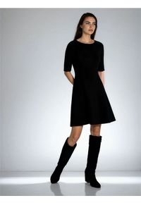 Sinsay - Wiskozowa sukienka dresowa - czarny. Kolor: czarny. Materiał: wiskoza, dresówka #1