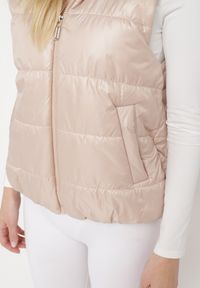 Born2be - Jasnobeżowa Kamizelka z Odpinanym Kapturem i Kieszeniami Pikowana Aggevia. Kolor: beżowy #4