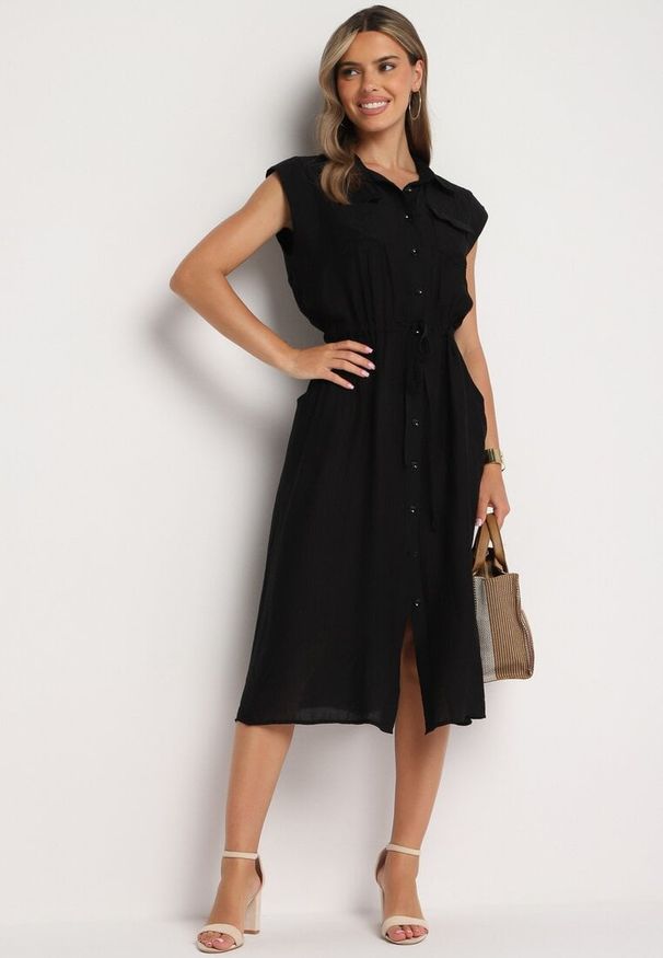 Born2be - Czarna Wiskozowa Sukienka o Koszulowym Kroju z Paskiem w Talii Mareviana. Kolor: czarny. Materiał: wiskoza. Typ sukienki: koszulowe. Styl: klasyczny