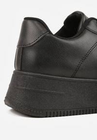 Renee - Czarne Kultowe Sneakersy na Grubej Podeszwie z Perforacją na Nosku Lissina. Okazja: na co dzień. Kolor: czarny. Materiał: jeans #7