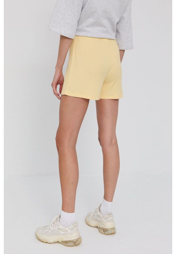 Vila Szorty damskie kolor żółty gładkie high waist. Okazja: na co dzień. Stan: podwyższony. Kolor: żółty. Materiał: dzianina. Wzór: gładki. Styl: casual