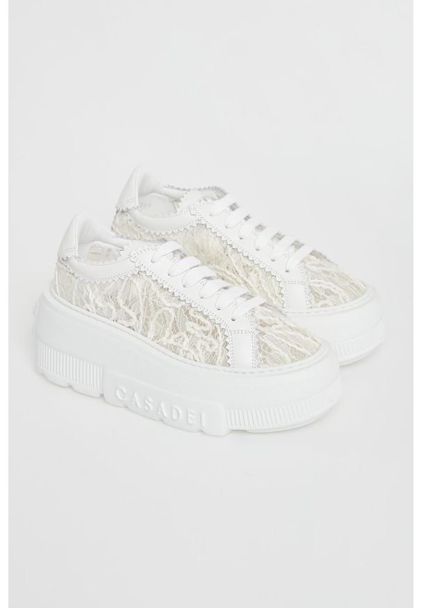 Casadei - Sneakersy damskie z koronką CASADEI. Materiał: koronka. Wzór: koronka
