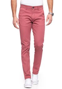 Wrangler - WRANGLER SPODNIE MĘSKIE CHINO BRICK RED W16LHE68G. Materiał: materiał #6