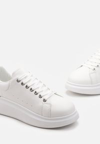Born2be - Białe Sneakersy na Grubej Podeszwie z Metaliczną Wstawką Ranti. Kolor: biały